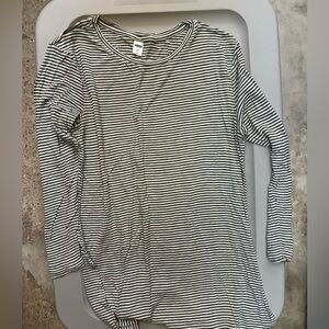 Old navy long sleeve top. Size small.